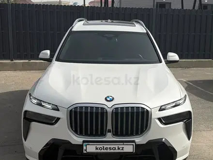 BMW X7 2025 года за 72 000 000 тг. в Астана