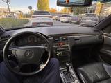 Mercedes-Benz E 280 1995 года за 2 700 000 тг. в Астана – фото 3