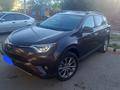 Toyota RAV4 2018 года за 12 800 000 тг. в Атырау