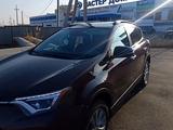 Toyota RAV4 2018 года за 12 800 000 тг. в Атырау – фото 4