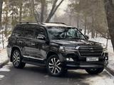 Toyota Land Cruiser 2017 годаүшін34 000 000 тг. в Алматы