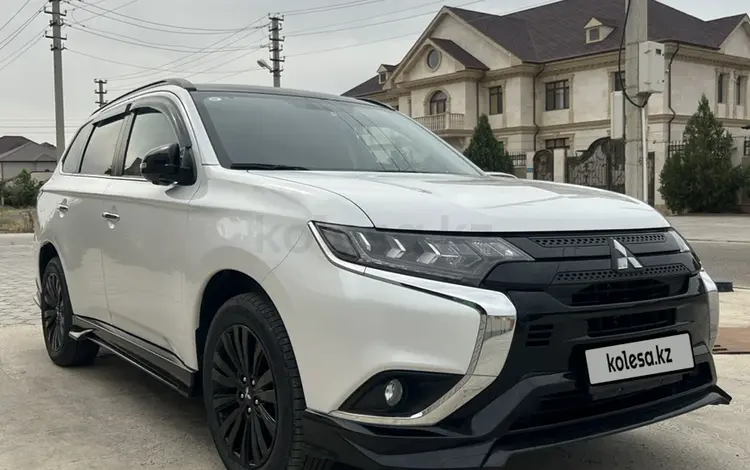 Mitsubishi Outlander 2022 года за 14 200 000 тг. в Актау