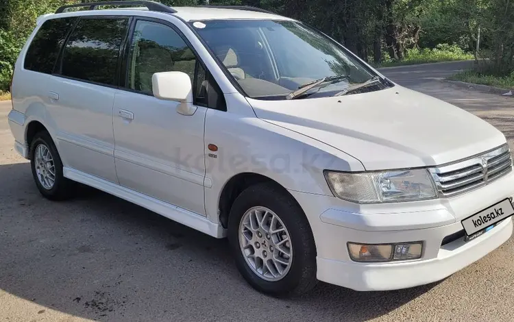 Mitsubishi Chariot 1999 года за 2 300 000 тг. в Алматы