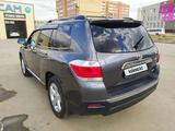 Toyota Highlander 2012 годаfor13 000 000 тг. в Актобе – фото 4