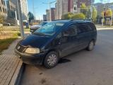 Volkswagen Sharan 2001 годаүшін1 600 000 тг. в Астана