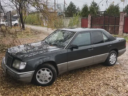 Mercedes-Benz E 220 1994 года за 1 500 000 тг. в Алматы – фото 5