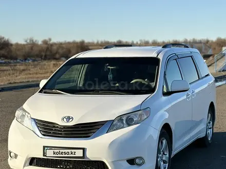 Toyota Sienna 2012 года за 12 400 000 тг. в Актобе – фото 2