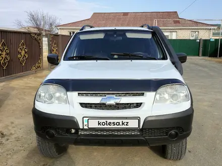 Chevrolet Niva 2018 года за 4 500 000 тг. в Кульсары – фото 10