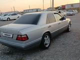 Mercedes-Benz E 320 1995 года за 3 800 000 тг. в Шымкент – фото 4