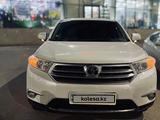 Toyota Highlander 2011 года за 12 500 000 тг. в Семей