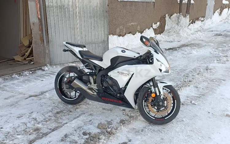 Honda  CBR 1000 RR/RA Fireblade 2014 годаүшін5 500 000 тг. в Караганда