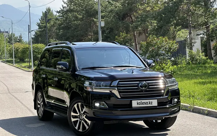 Toyota Land Cruiser 2018 годаүшін37 000 000 тг. в Алматы