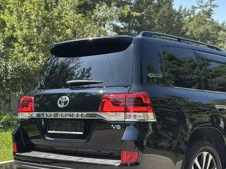 Toyota Land Cruiser 2018 года за 37 000 000 тг. в Алматы – фото 8