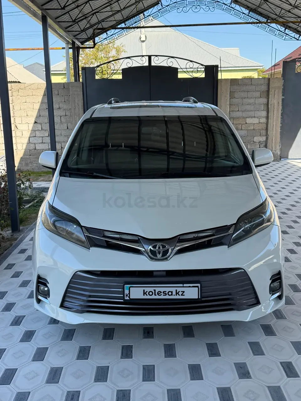 Toyota Sienna, 2016