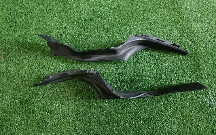 Оригинальный уплотнитель лобового стекла от Toyota Camry 50 55 за 20 000 тг. в Алматы