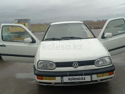 Volkswagen Golf 1993 года за 1 800 000 тг. в Алматы