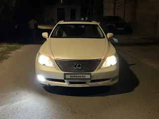 Lexus LS 460