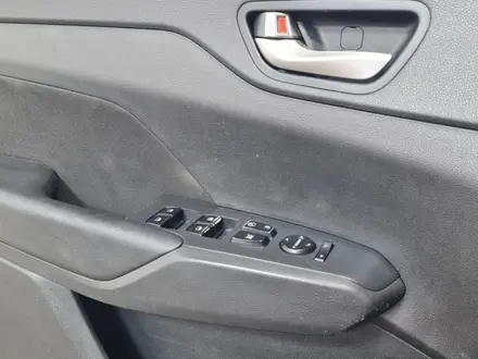 Hyundai Accent 2019 года за 6 490 000 тг. в Алматы – фото 22
