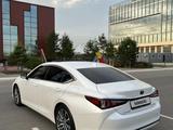 Lexus ES 250 2019 годаfor21 500 000 тг. в Астана – фото 4
