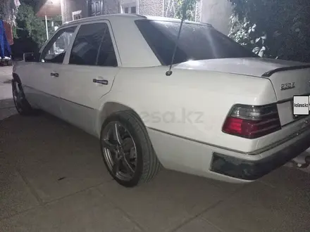 Mercedes-Benz E 230 1991 года за 1 600 000 тг. в Шу – фото 4