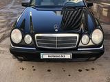 Mercedes-Benz E 200 1996 года за 2 700 000 тг. в Астана