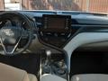 Toyota Camry 2022 года за 14 800 000 тг. в Уральск – фото 7
