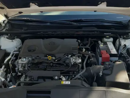 Toyota Camry 2022 года за 14 800 000 тг. в Уральск – фото 9
