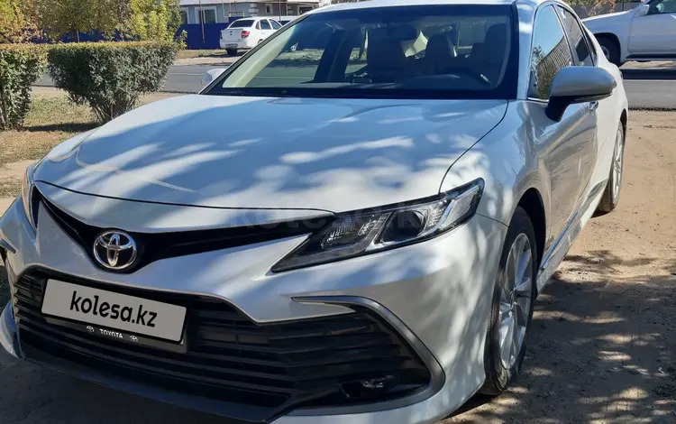 Toyota Camry 2022 года за 14 800 000 тг. в Уральск