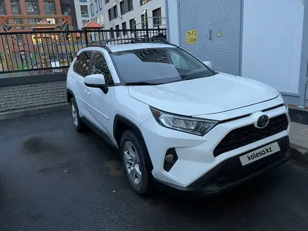 Toyota RAV4 2020 года за 14 500 000 тг. в Алматы – фото 2