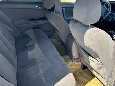 Toyota Camry 2004 года за 4 400 000 тг. в Актау – фото 9