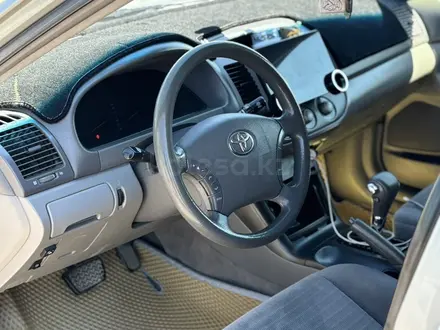 Toyota Camry 2004 года за 4 400 000 тг. в Актау – фото 16