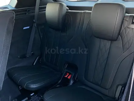 BMW X5 2025 года за 68 500 000 тг. в Астана – фото 27