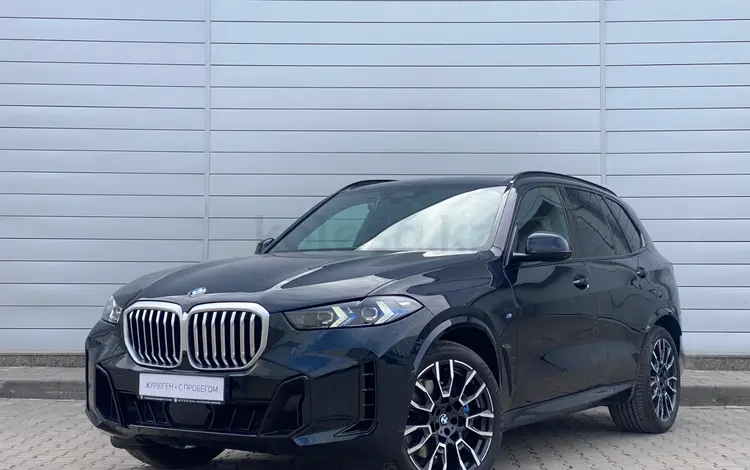 BMW X5 2025 года за 68 500 000 тг. в Астана