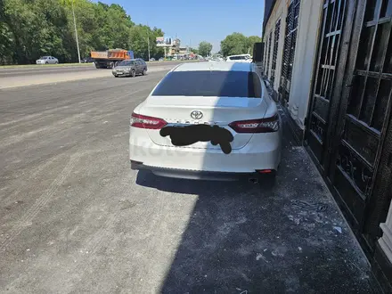 Toyota Camry 2020 года за 15 500 000 тг. в Алматы – фото 2