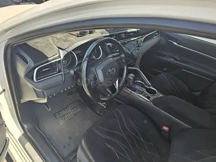 Toyota Camry 2020 года за 15 500 000 тг. в Алматы – фото 4