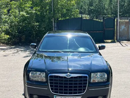 Chrysler 300C 2005 года за 5 900 000 тг. в Алматы – фото 2