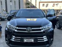 Toyota Highlander 2017 года за 12 000 000 тг. в Актау