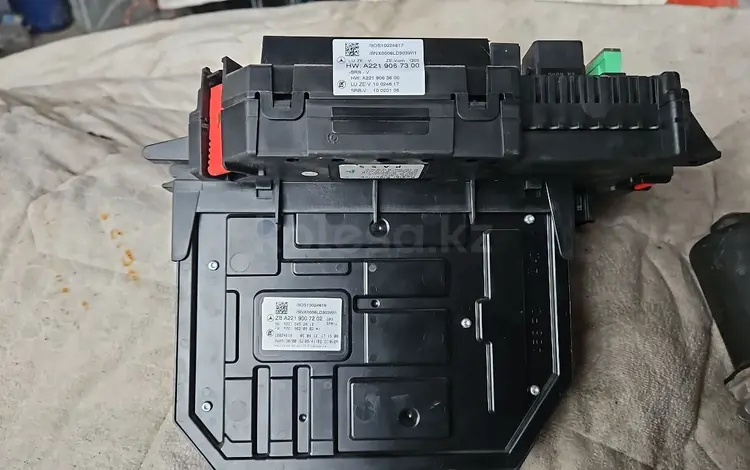 Сам блок предохранителей передний на мерседес W221 за 75 000 тг. в Шымкент