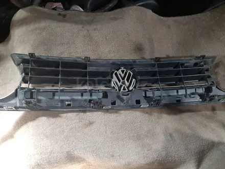 Решетка радиатора Volkswagen Golf III за 15 000 тг. в Семей – фото 4