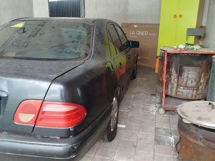 Mercedes-Benz E 280 1996 года за 1 350 000 тг. в Алматы – фото 5