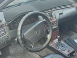 Mercedes-Benz E 230 1997 года за 2 300 000 тг. в Тараз – фото 5