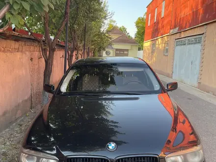 BMW 735 2002 года за 4 500 000 тг. в Шымкент