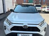 Toyota RAV4 2021 года за 19 500 000 тг. в Алматы