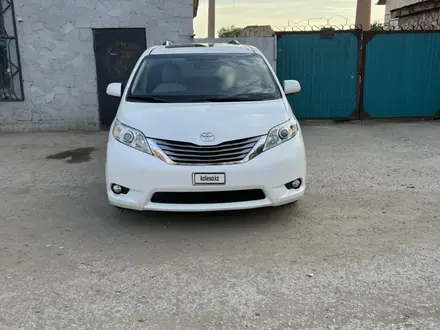 Toyota Sienna 2015 года за 15 000 000 тг. в Актобе – фото 16