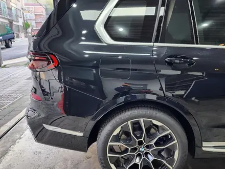 BMW X7 XDrive 40i 2024 года за 63 751 515 тг. в Астана – фото 5