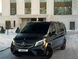 Mercedes-Benz V 300 2023 годаfor49 000 000 тг. в Астана – фото 2