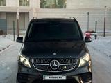 Mercedes-Benz V 300 2023 годаfor49 000 000 тг. в Астана