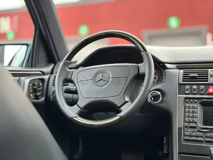 Mercedes-Benz E 320 1998 года за 8 000 000 тг. в Актау – фото 7