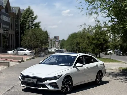 Hyundai Elantra 2023 года за 7 790 000 тг. в Шымкент