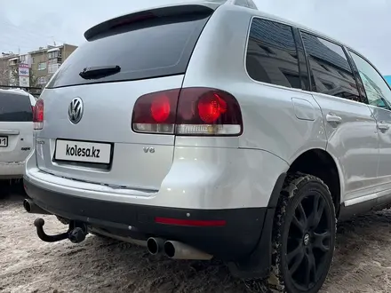 Volkswagen Touareg 2008 года за 5 000 000 тг. в Астана – фото 8